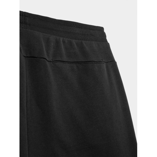 Męskie spodenki dresowe 4F - wygodne i stylowe na co dzień