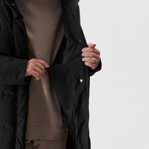 długi płaszcz puchowy damski 4F czarny