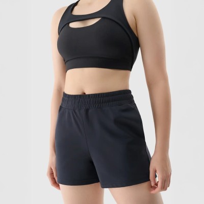 Damskie spodenki treningowe 4F – wygodne i elastyczne.