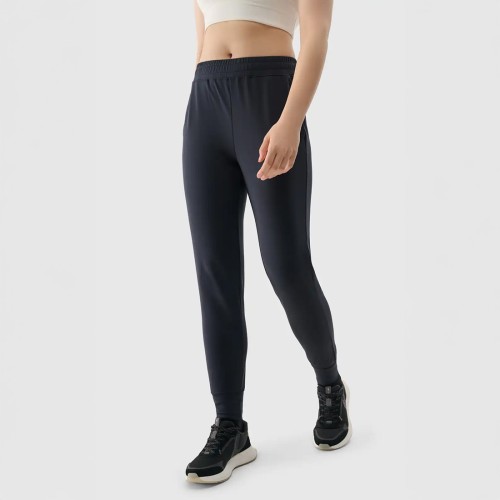 Spodnie treningowe damskie 4F – wygodne i szybkoschnące