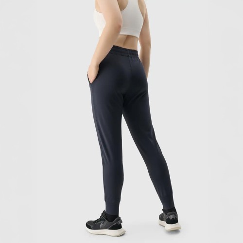 Spodnie treningowe damskie 4F – wygodne i szybkoschnące