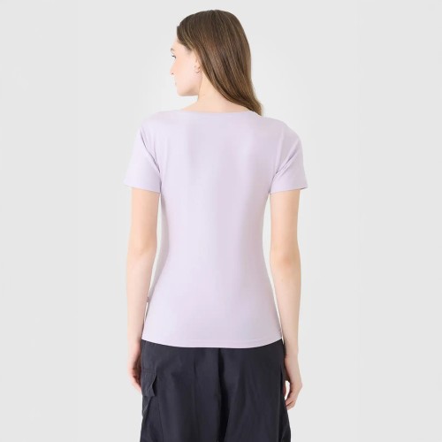 fioletowy Damski T-shirt 4F z dekoltem V – idealna koszulka na co dzień i do treningu.