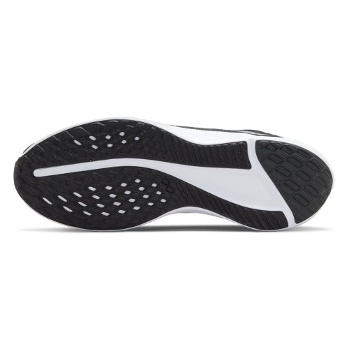 Buty męskie do biegania Nike Quest 5 – amortyzacja i lekka przewiewna cholewka.