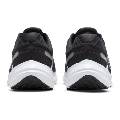 Buty męskie do biegania Nike Quest 5 – amortyzacja i lekka przewiewna cholewka.