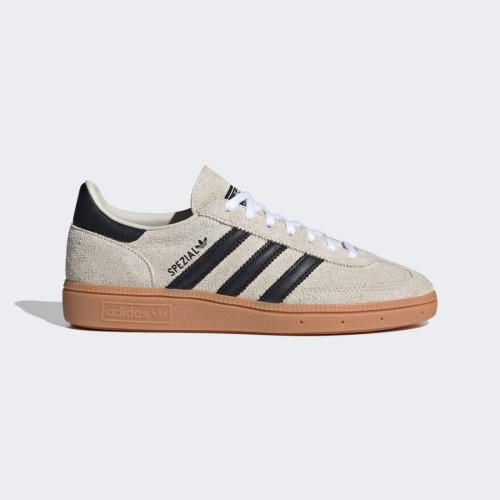 Beżowe Buty adidas Handball Spezial IF6562 – czarne zamszowe sneakersy z gumową podeszwą.