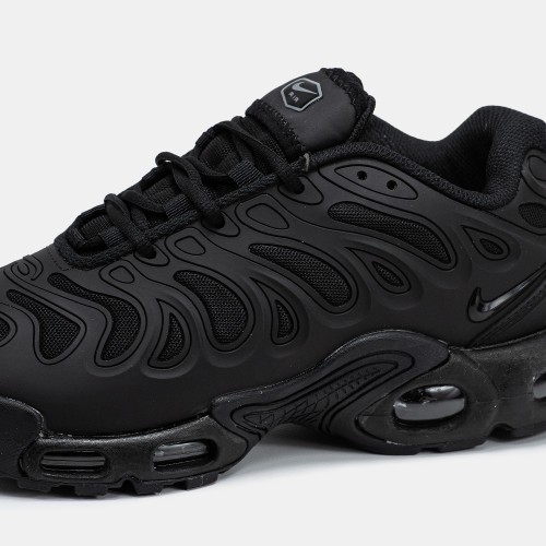 zarne męskie sneakersy Nike Air Max Plus Drift HF0785-001 z poduszką Air i falistymi detalami TPU.