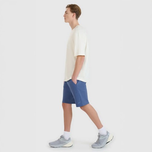 Spodenki dresowe męskie 4F 4FWMM00TSHOM543 – ciemne, regularny krój, dwie kieszenie, sznurek w pasie.