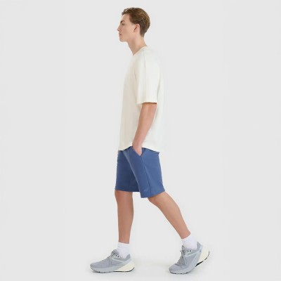 Spodenki dresowe męskie 4F 4FWMM00TSHOM543 – ciemne, regularny krój, dwie kieszenie, sznurek w pasie.