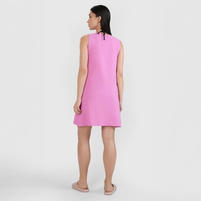 Sukienka letnia damska 4F 4FWSS25TDREF138 – różowa, bawełniana, sportowa, na szerokich ramiączkach.