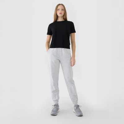 czarna Koszulka damska 4F 4FWSS25TTSHF1991 – regularny krój, bawełniana, krótki rękaw, okrągły dekolt.