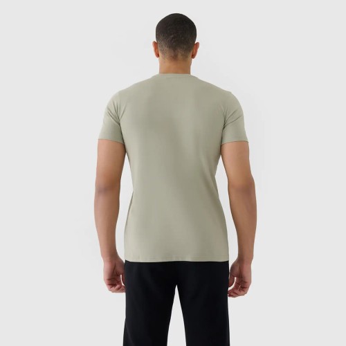 zielona Koszulka męska 4F 4FWSS25TTSHM2003 – regularny krój, bawełna organiczna, klasyczny okrągły dekolt.