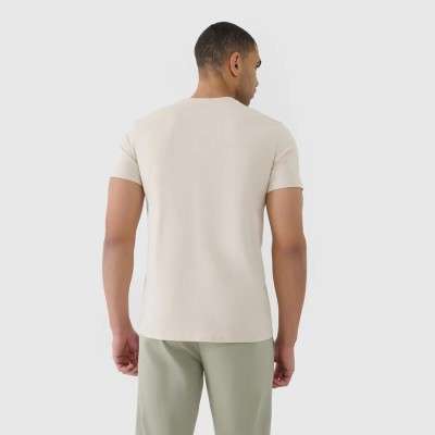 kremowa Koszulka męska 4F 4FWSS25TTSHM2004 – regularny krój, nadruk z logo, okrągły dekolt.