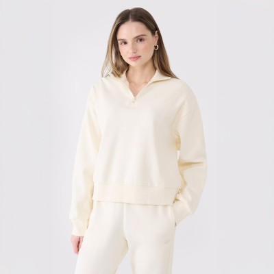 Bluza damska 4F bez kaptura ze stójką, wkładana przez głowę, z elastycznymi mankietami i ściągaczem u dołu.